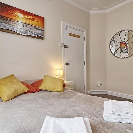 Lovely 1-Bedroom Condo Near The Sea Front Southend-on-Sea Ngoại thất bức ảnh